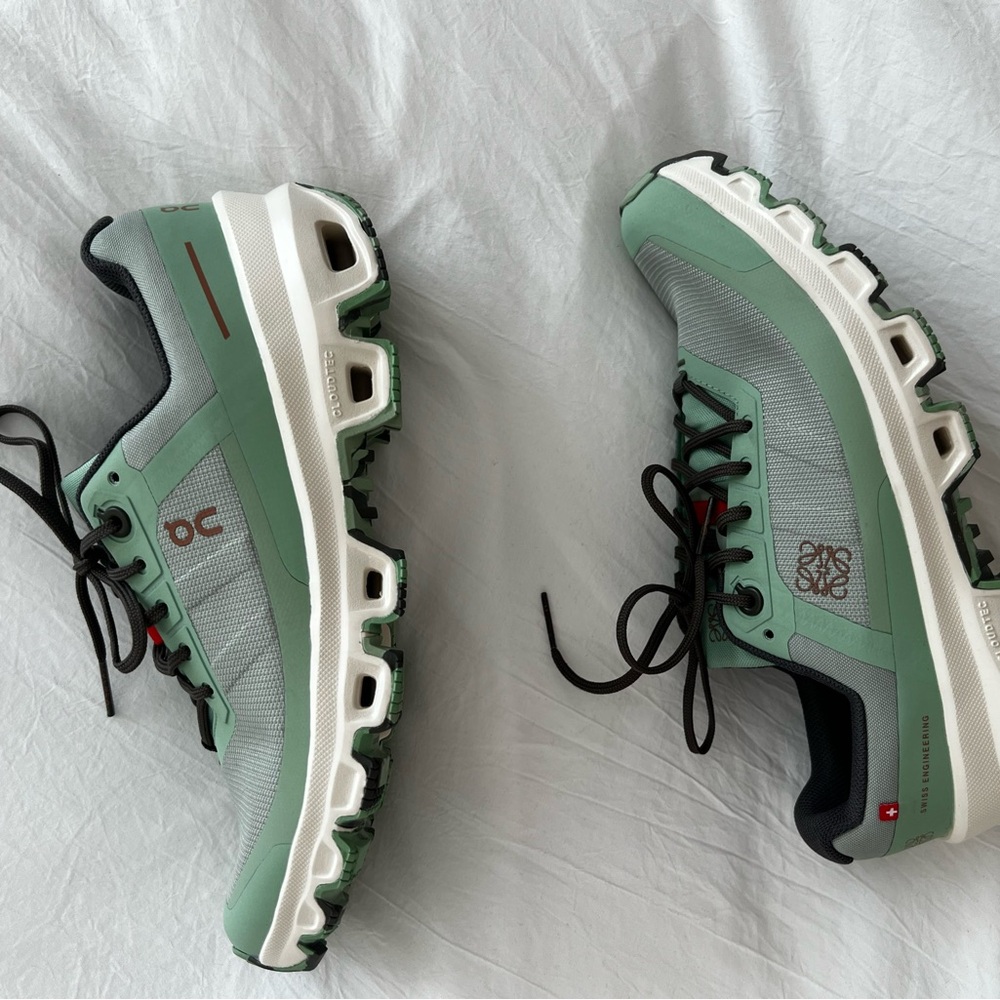 ON Running Green and Gray Sneakers